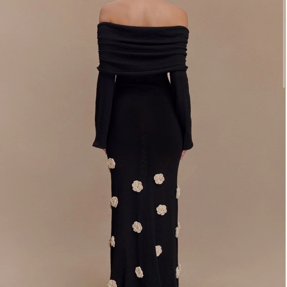 Elegant Black Off-Shoulder Dress with Floral Accents - Picture 2 of 6